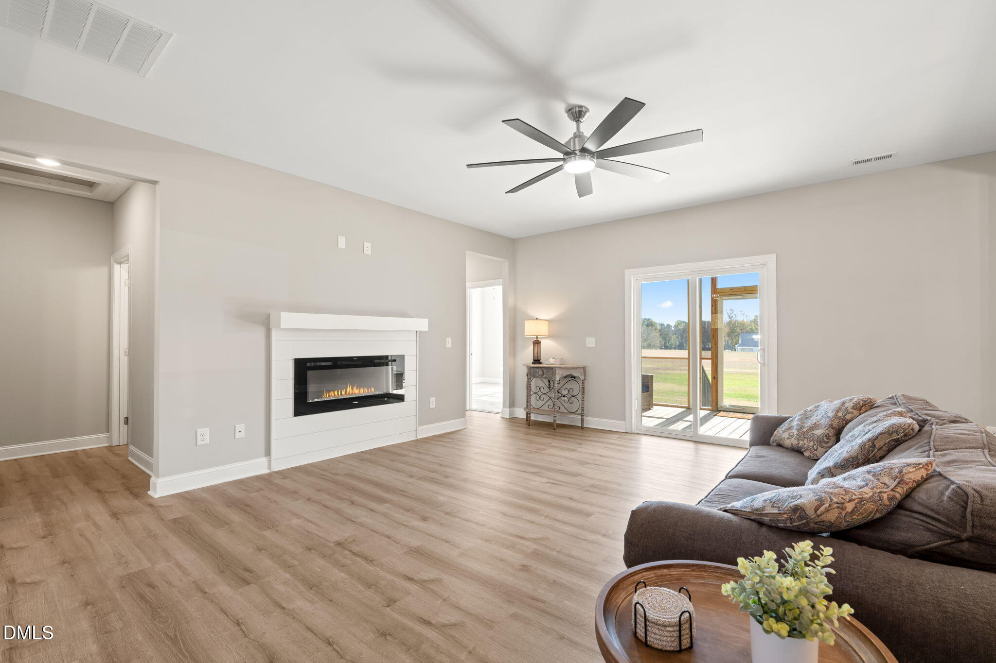 8701 Highway 210 Four Oaks, NC 27524 - Photo 11 of 40 Living Room