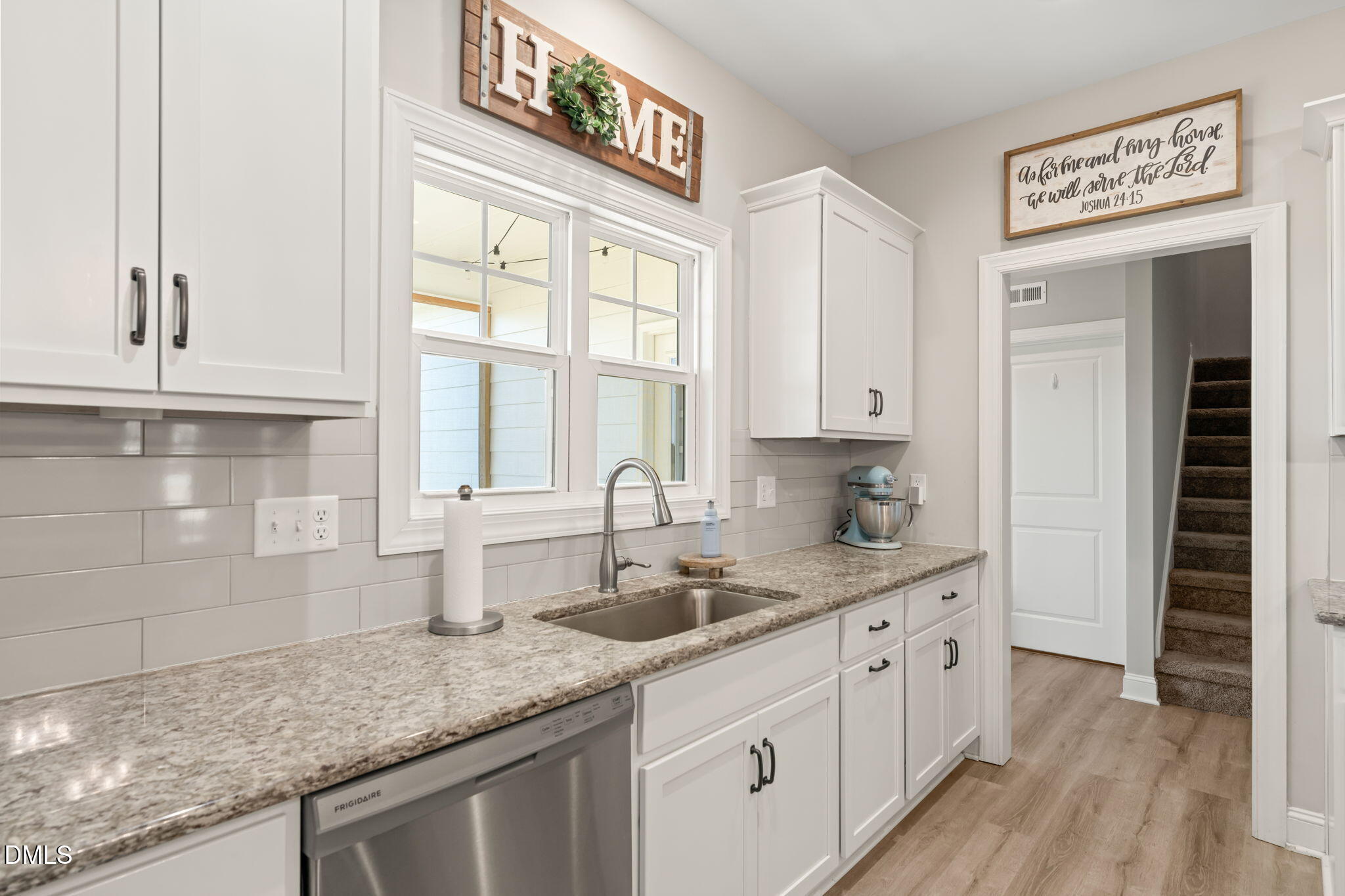 8701 Highway 210 Four Oaks, NC 27524 - Photo 17 of 40 Kitchen