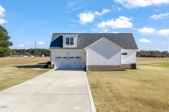 $550,000 | 8701 Highway 210, Four Oaks, NC 27524