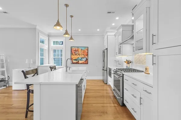 $999,000 | 41 A Sargent Avenue, Unit 2, Somerville, MA 02145