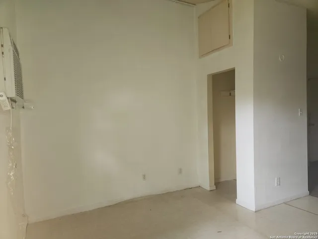 $575 | 823 Venice, Unit 7, San Antonio, TX 78201