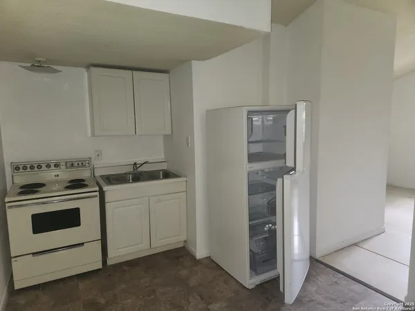 $600 | 823 Venice, Unit 7, San Antonio, TX 78201