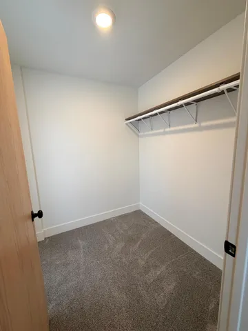 $2,600 | 131 West 46th Street, Minneapolis, MN 55419