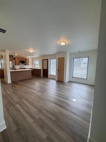 $2,600 | 131 West 46th Street, Minneapolis, MN 55419