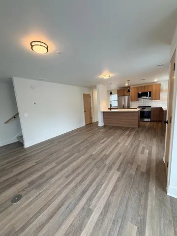 $2,600 | 131 West 46th Street, Minneapolis, MN 55419