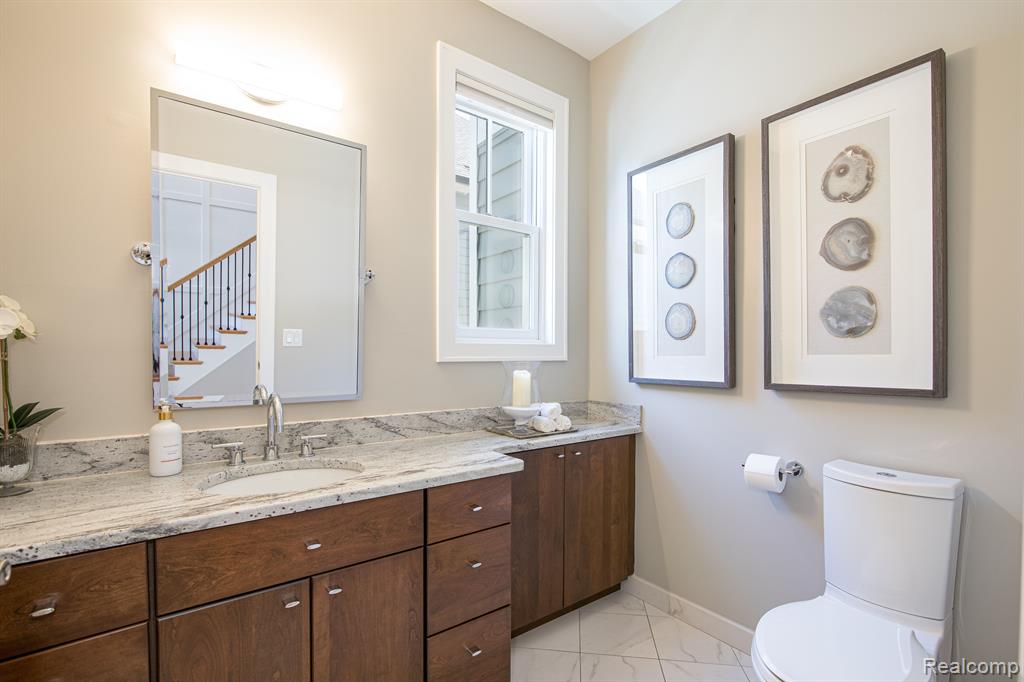 327 West 2nd Street Rochester, MI 48307 - Photo 7 of 65