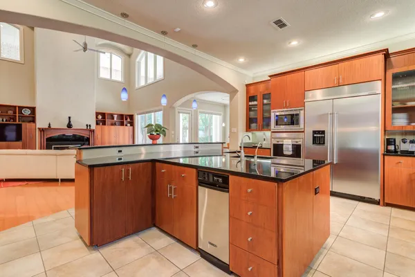 $1,098,000 | 1914 Aberdeen Avenue, Lubbock, TX 79407