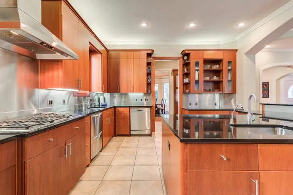 $1,098,000 | 1914 Aberdeen Avenue, Lubbock, TX 79407