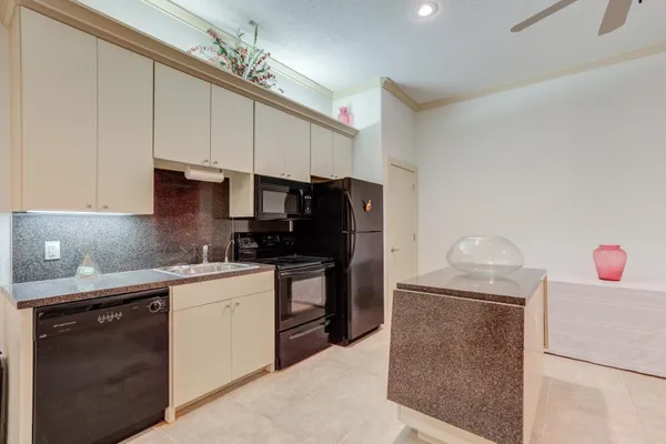 $1,098,000 | 1914 Aberdeen Avenue, Lubbock, TX 79407