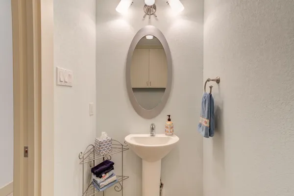 $1,098,000 | 1914 Aberdeen Avenue, Lubbock, TX 79407