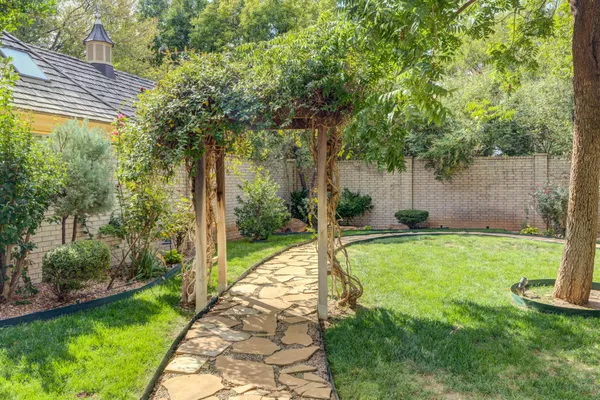 $1,098,000 | 1914 Aberdeen Avenue, Lubbock, TX 79407