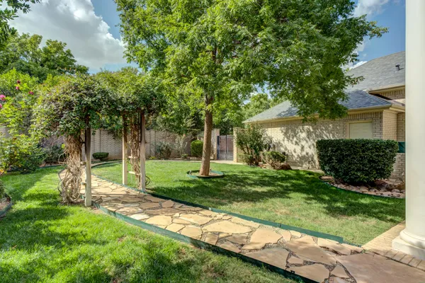 $1,098,000 | 1914 Aberdeen Avenue, Lubbock, TX 79407