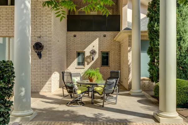 $1,098,000 | 1914 Aberdeen Avenue, Lubbock, TX 79407