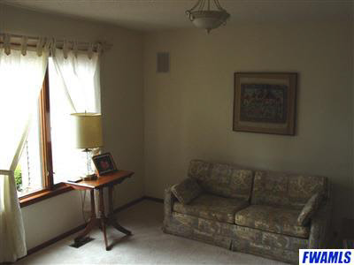 1810 Broken Oak Road Fort Wayne, IN 46818 - Photo 4 of 7