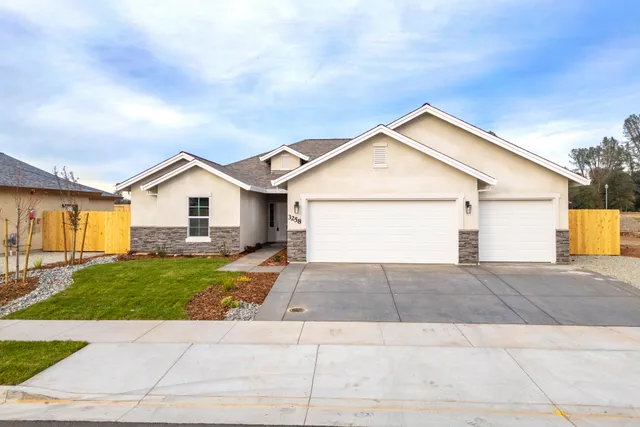 a view of house and outdoor space