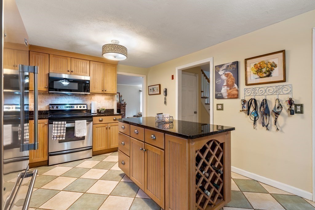 28 Marlboro Road Georgetown, MA 01833 - Photo 2 of 39 Gallery Image 2
