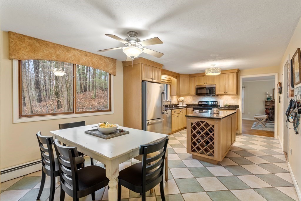 28 Marlboro Road Georgetown, MA 01833 - Photo 5 of 39 Gallery Image 5