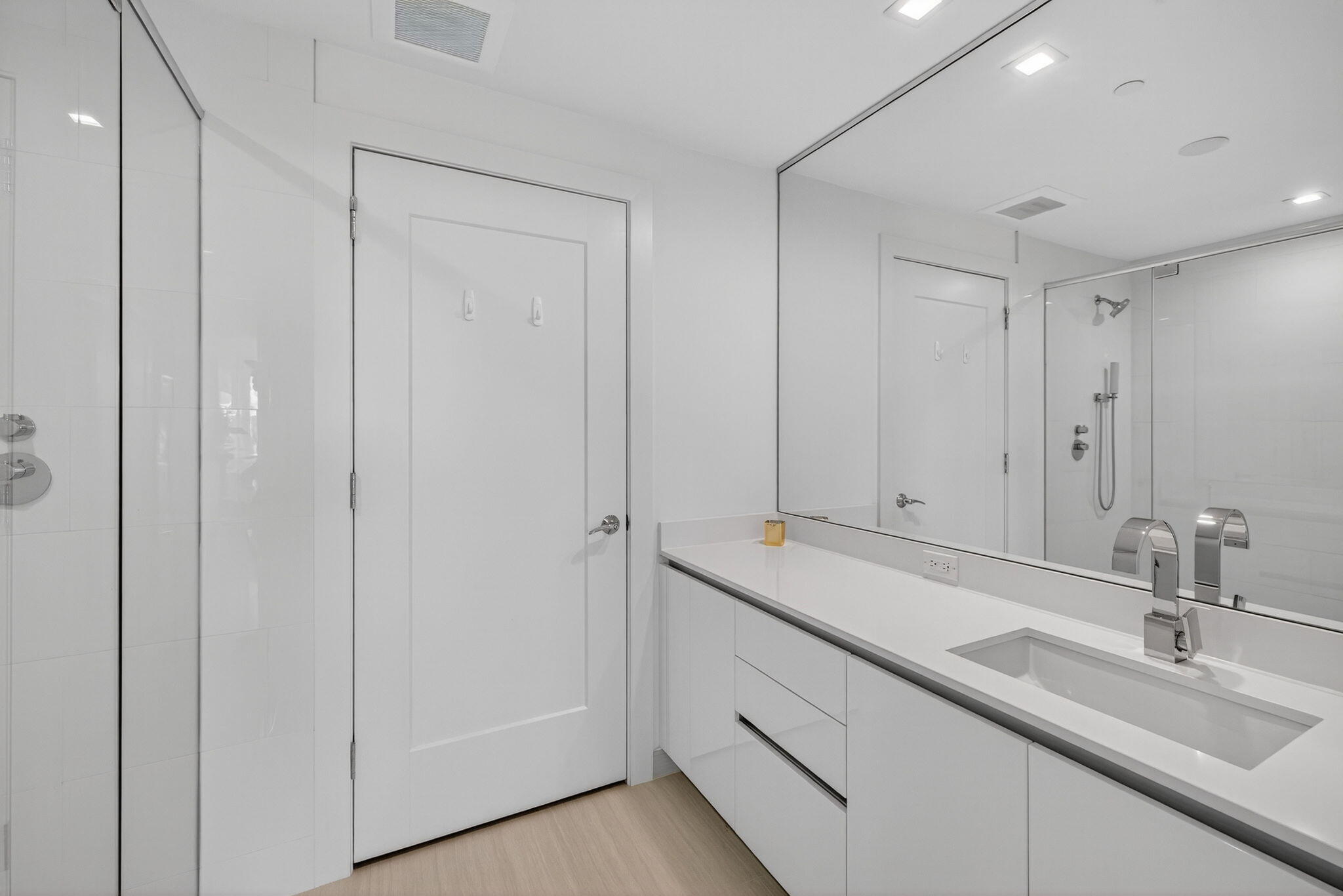 20155 Boca W Drive, Unit C302 Boca Raton, FL 33434 - Photo 30 of 78 Guest Bath #3