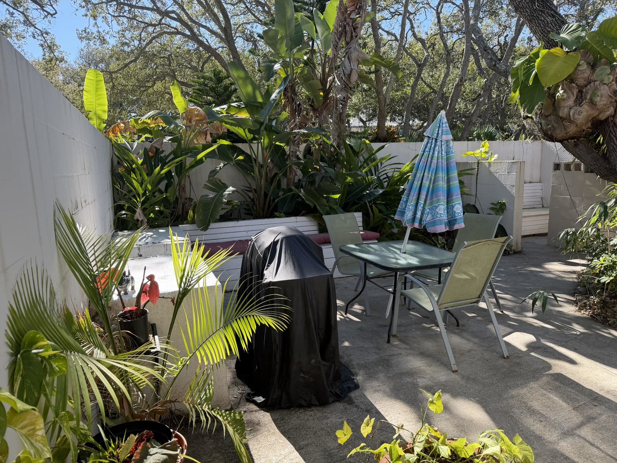 404 Fifteenth Street St. Augustine, FL 32084 - Photo 17 of 23 an outdoor space with furniture
