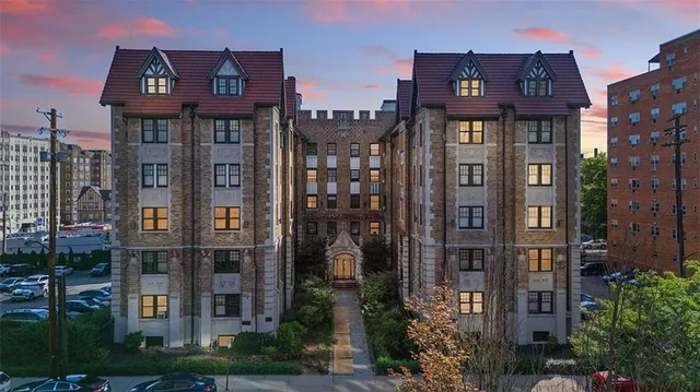 $215,000 | 166 North Dithridge Street, Unit 1E, Pittsburgh, PA 15213