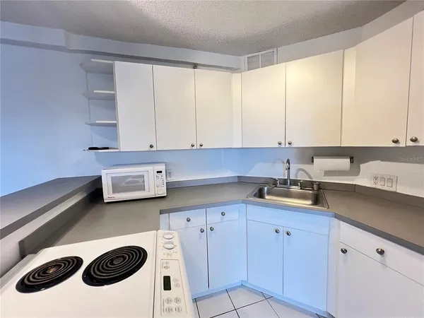 $1,695 | 3315 58th Avenue South, Unit 318, St. Petersburg, FL 33712