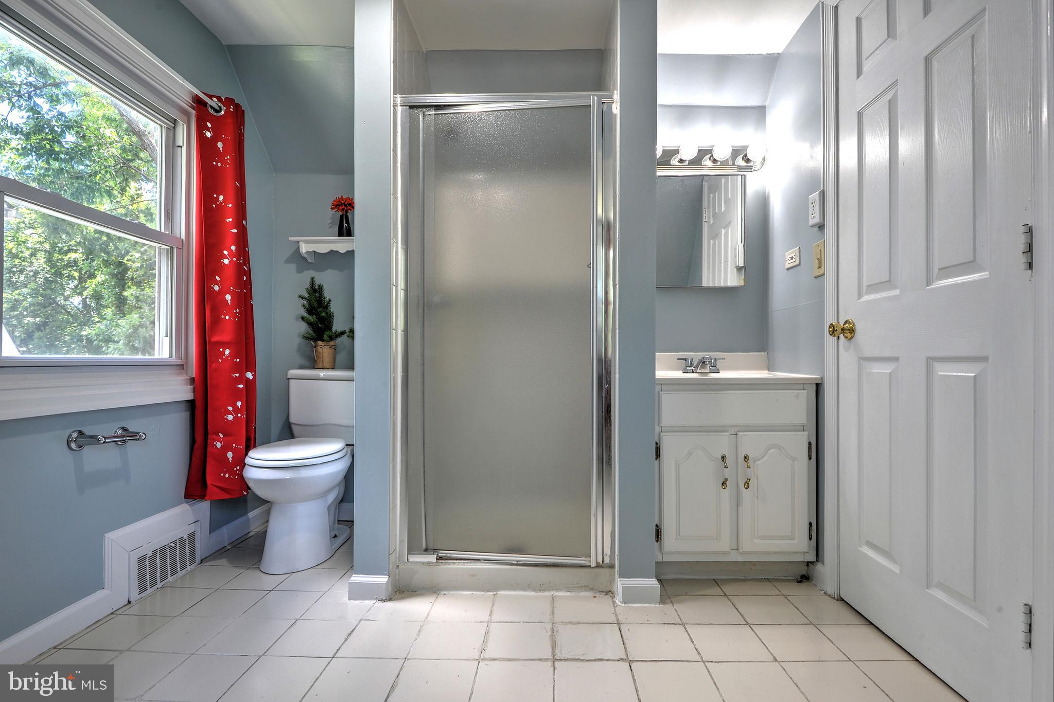8016 Old Georgetown Road Bethesda, MD 20814 - Photo 30 of 36 Full Bath-Separate law-suite