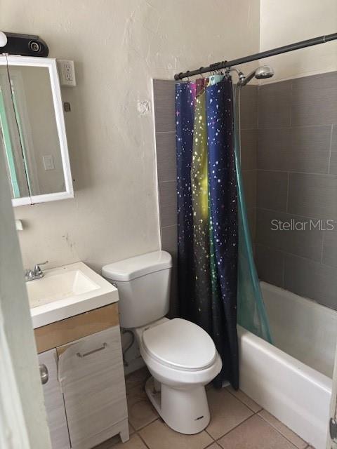 3310 Lexington Street Sarasota, FL 34231 - Photo 30 of 35 a bathroom with a toilet a sink and bathtub