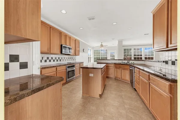 $3,900 | 509 Lochwood Drive, Murphy, TX 75094