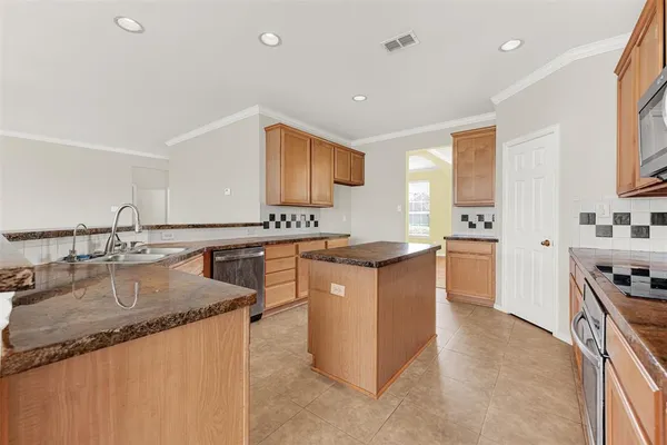 $3,900 | 509 Lochwood Drive, Murphy, TX 75094