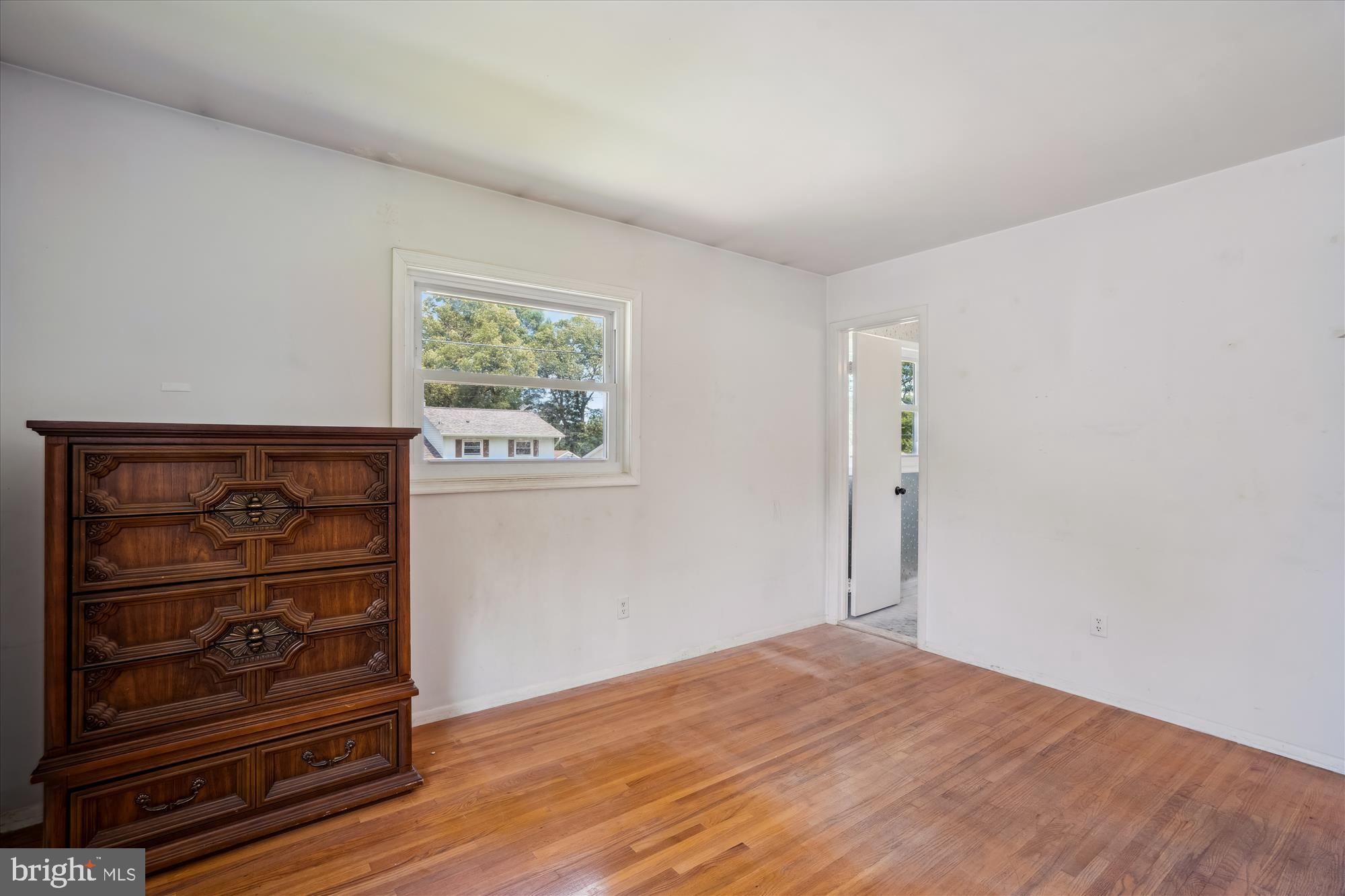 10520 Truxton Road Hyattsville, MD 20783 - Photo 15 of 30 Primary bedroom