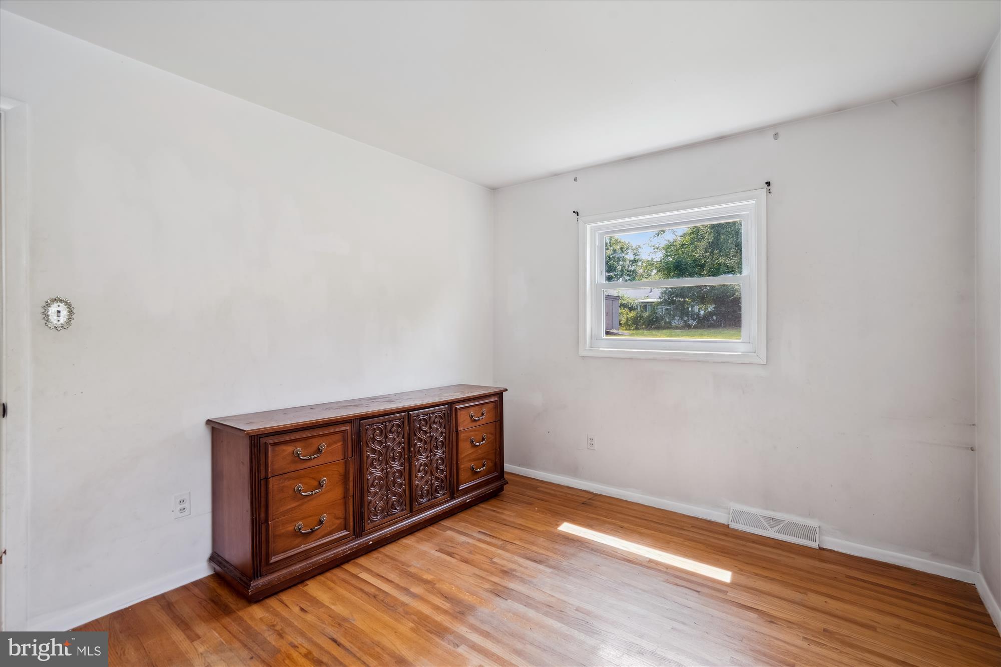 10520 Truxton Road Hyattsville, MD 20783 - Photo 17 of 30 Bedroom 2