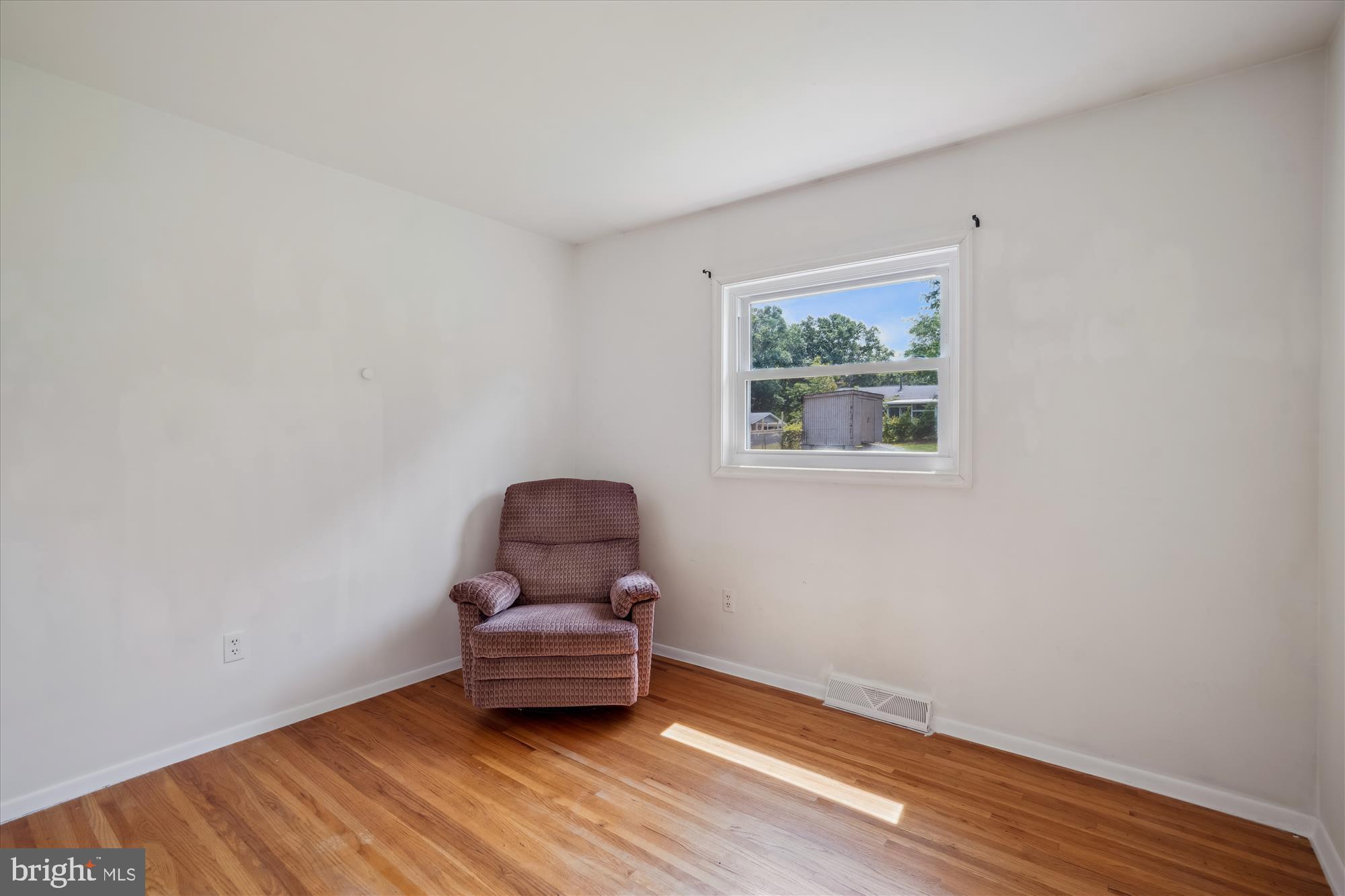 10520 Truxton Road Hyattsville, MD 20783 - Photo 19 of 30 Bedroom 3