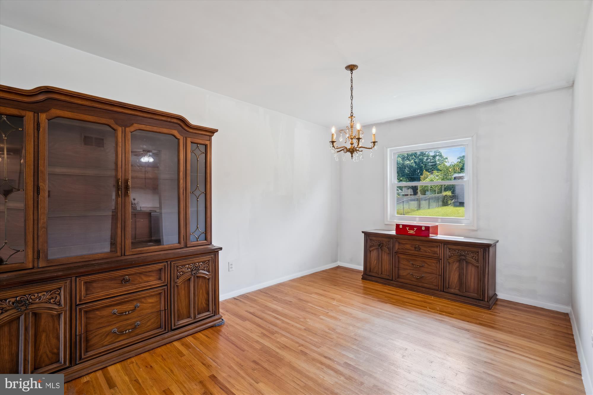 10520 Truxton Road Hyattsville, MD 20783 - Photo 8 of 30 Dinging