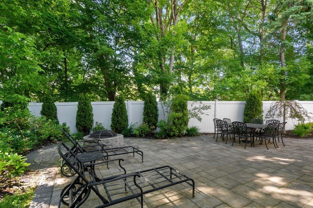 283 Walnut Street Wellesley, MA 02481 - Photo 2 of 33
