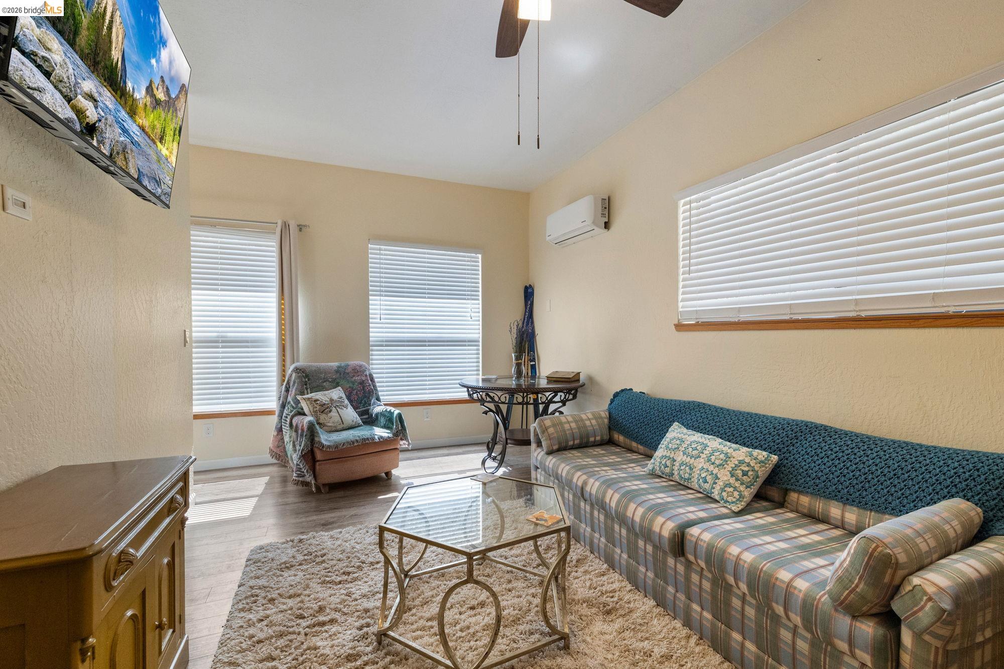 23615 Elizabeth Peak Road Twain Harte, CA 95383 - Photo 19 of 38 In studio/cottage