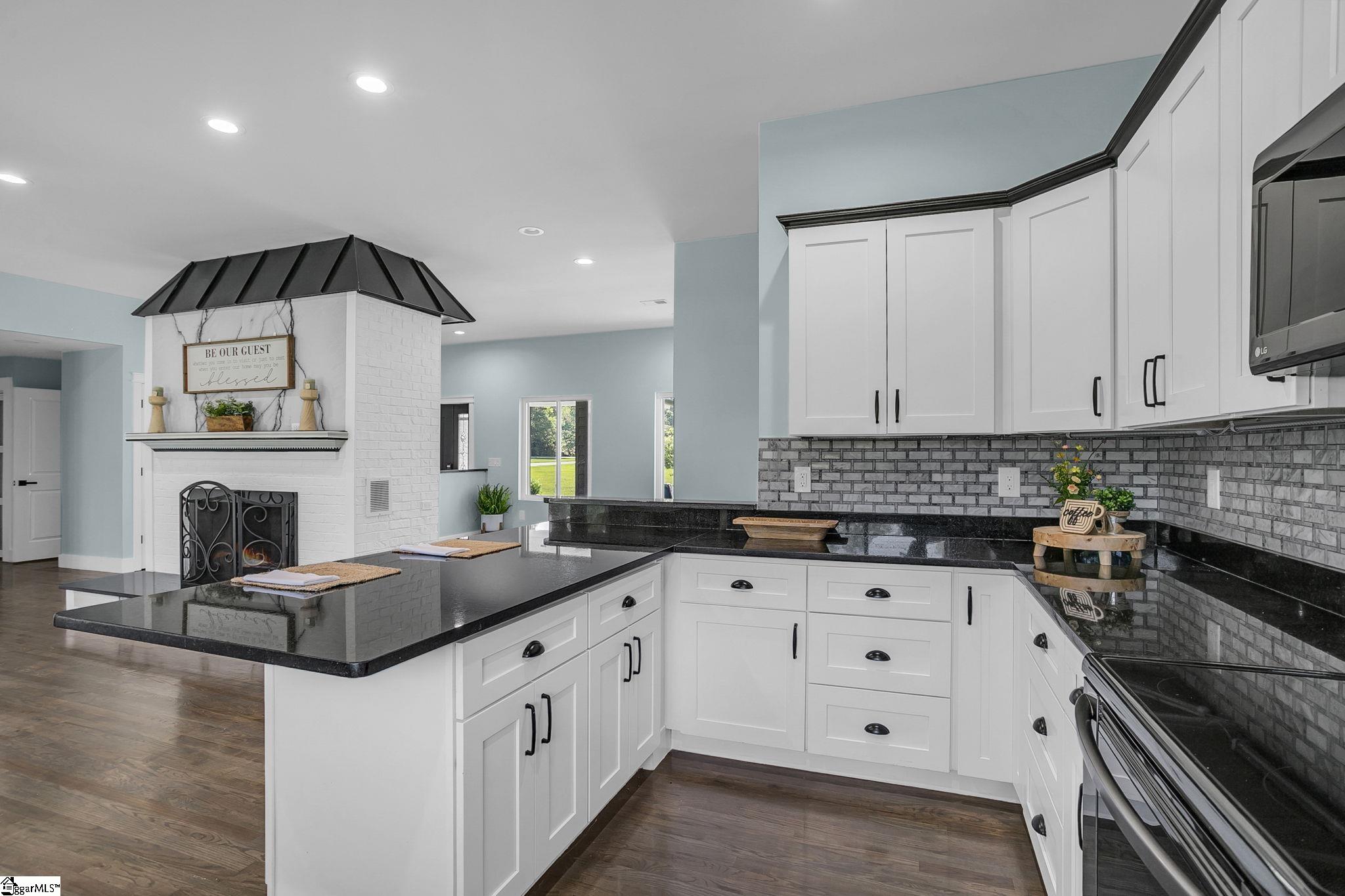 305 Waters Road Taylors, SC 29687 - Photo 18 of 48