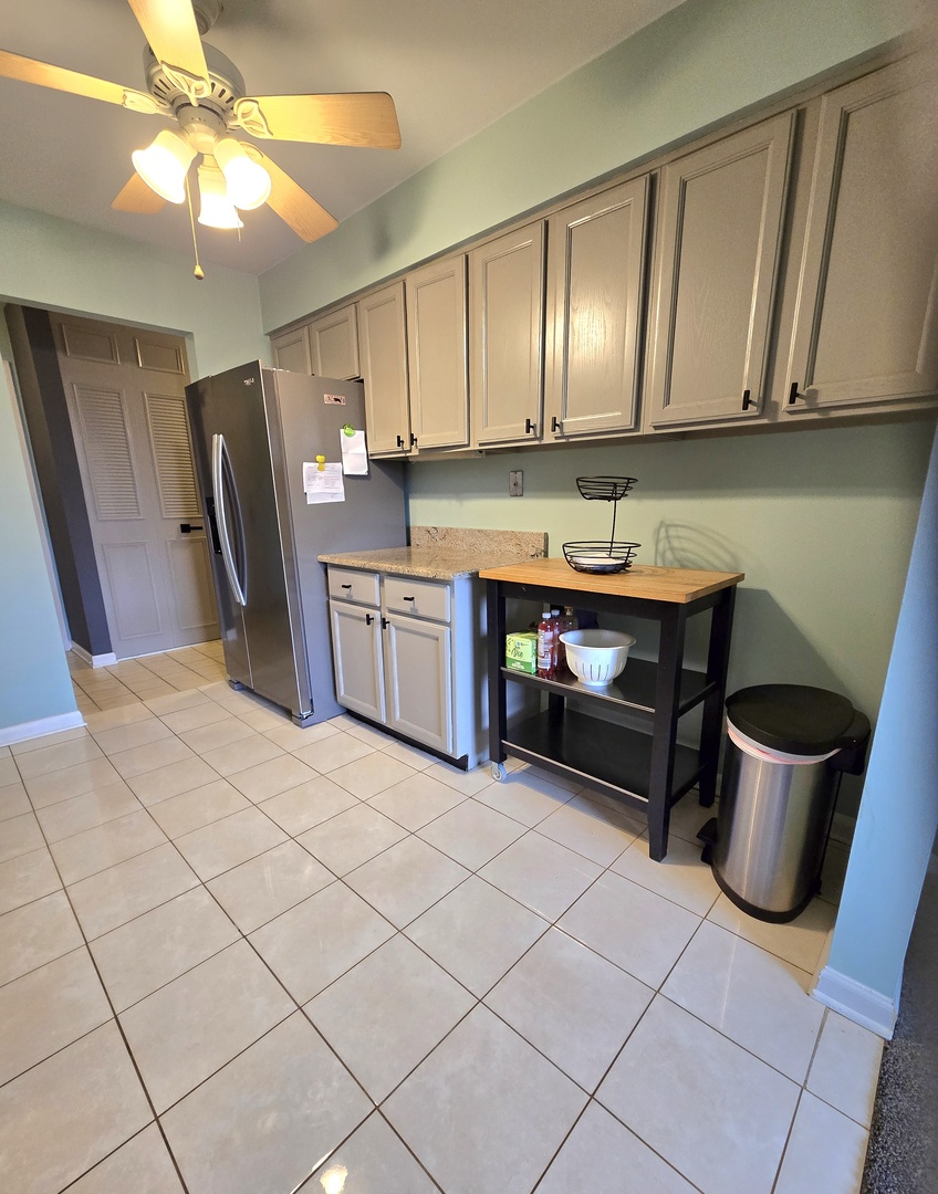 470 Raintree Court, Unit 3L Glen Ellyn, IL 60137 - Photo 5 of 33 Gallery Image 5