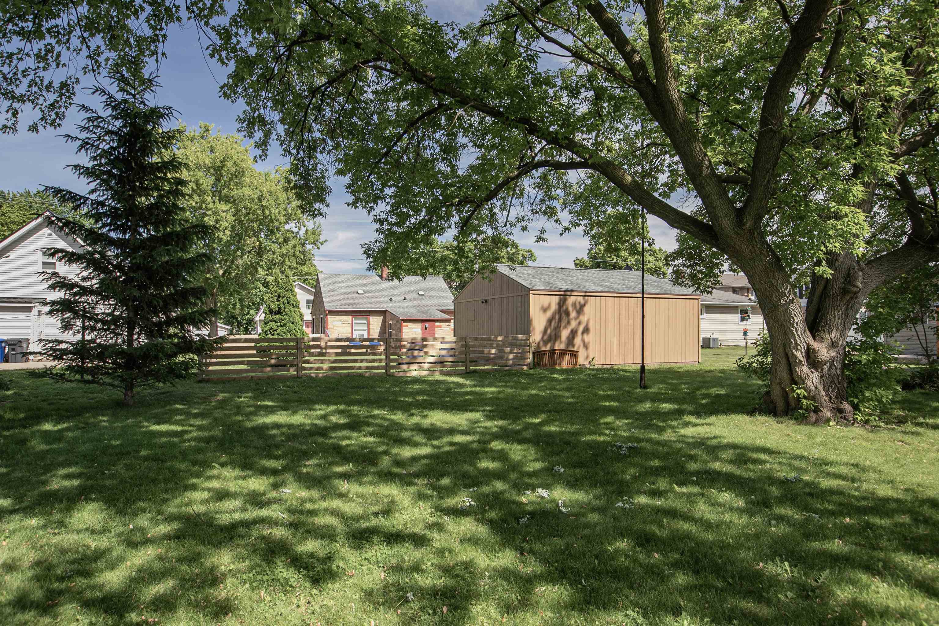 809 Monroe Street Little Chute, WI 54140 - Photo 3 of 37