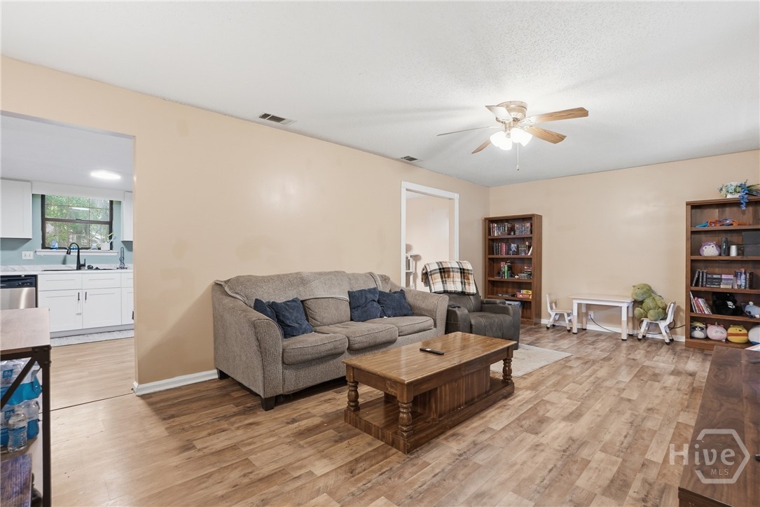 932 Primrose Lane Hinesville, GA 31313 - Photo 7 of 31