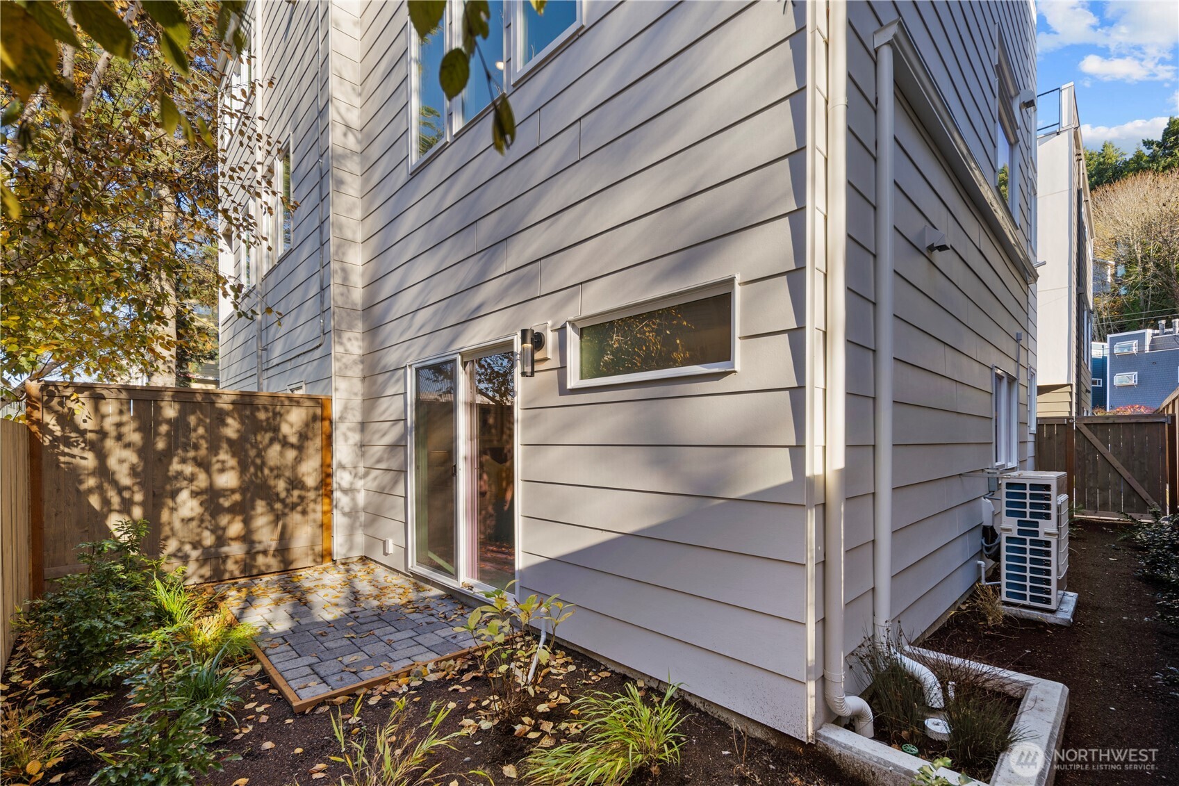 4121 B Chilberg Avenue Southwest Seattle, WA 98116 - Photo 24 of 29 a view of front door and porch