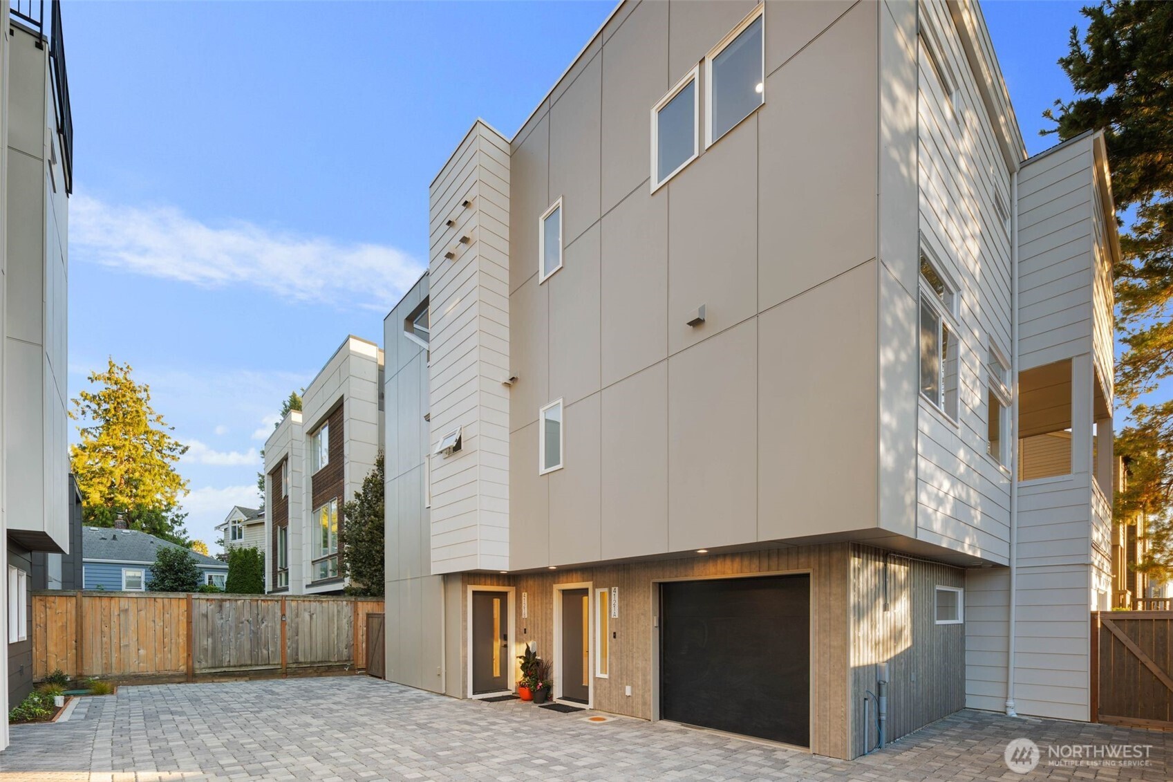 4121 B Chilberg Avenue Southwest Seattle, WA 98116 - Photo 28 of 29 a view of a wooden building
