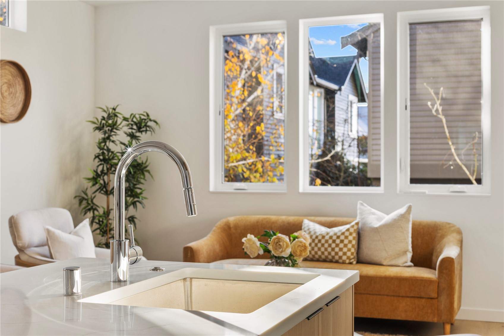 4121 B Chilberg Avenue Southwest Seattle, WA 98116 - Photo 7 of 29 a living room with furniture and a painting