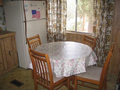 2853 Wahoo Road Overgaard, AZ 85933 - Photo 5 of 10 DINING