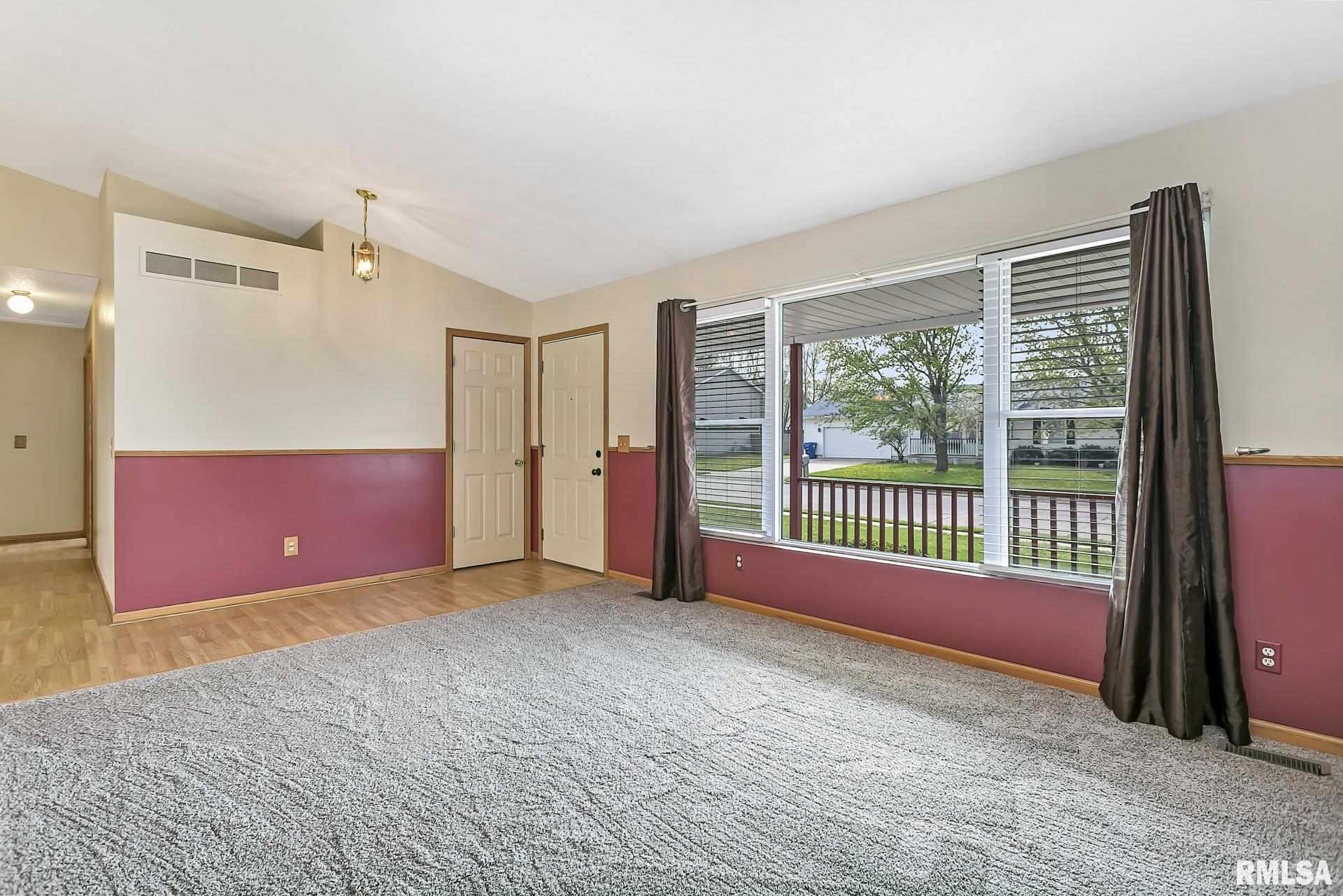 6126 Appomattox Road Davenport, IA 52806 - Photo 4 of 26 Gallery Image 4