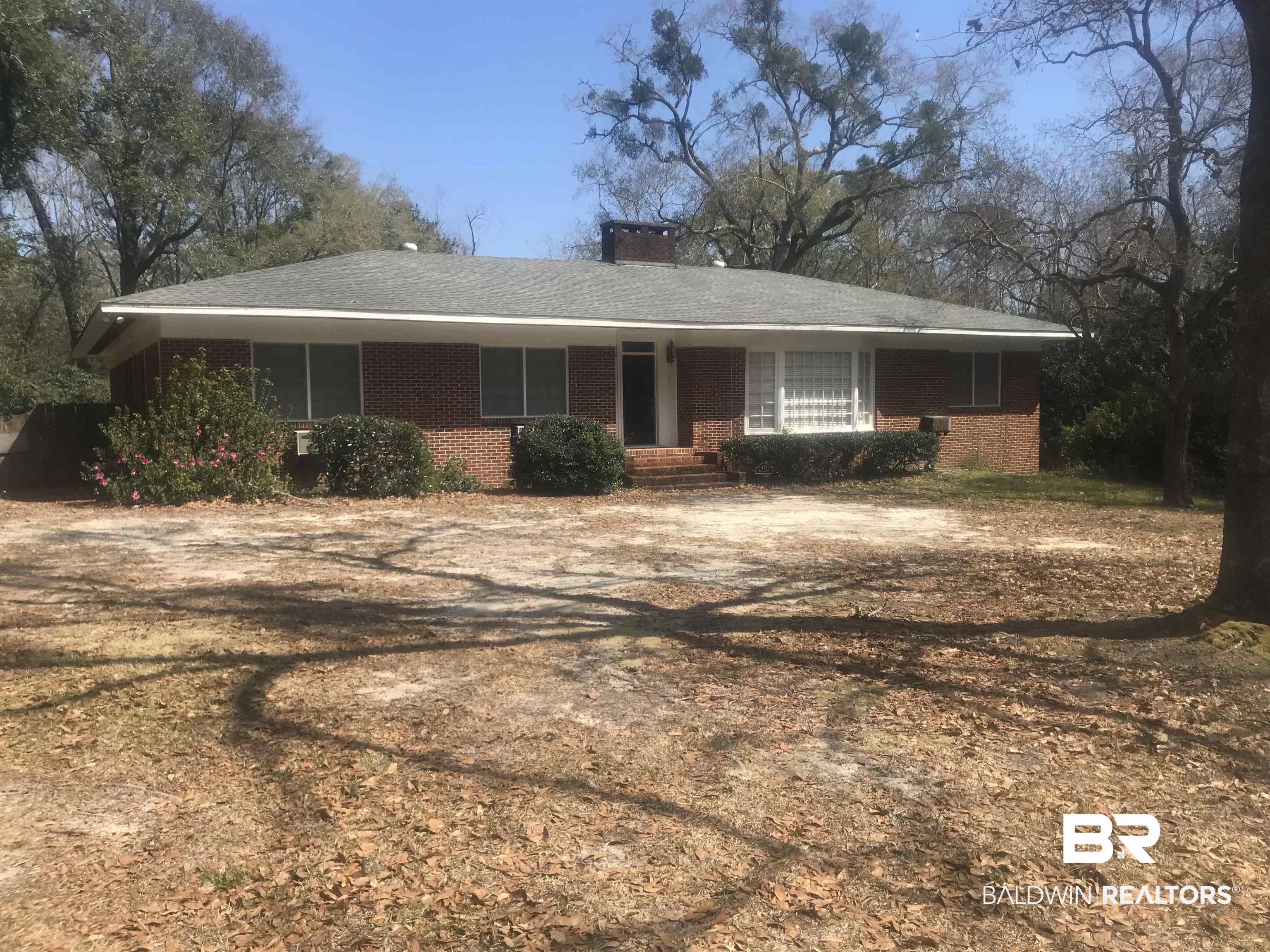 425 Byron Avenue East Mobile, AL 36609 - Photo 1 of 5