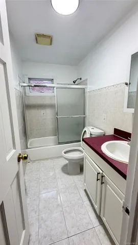 $3,200 | 25-10 88th Street | Jackson Heights