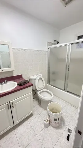 $3,200 | 25-10 88th Street | Jackson Heights