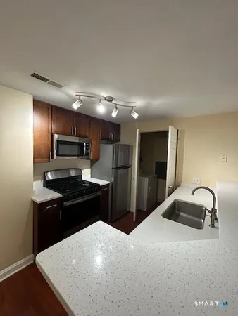 $2,757 | 488 Bedford Street, Unit 308, Stamford, CT 06901