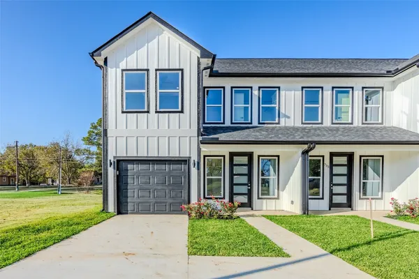 $299,500 | 737 Ebenezer Lane, Brenham, TX 77833