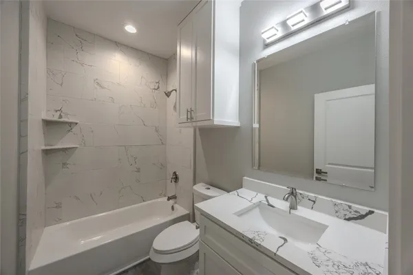 $299,500 | 737 Ebenezer Lane, Brenham, TX 77833